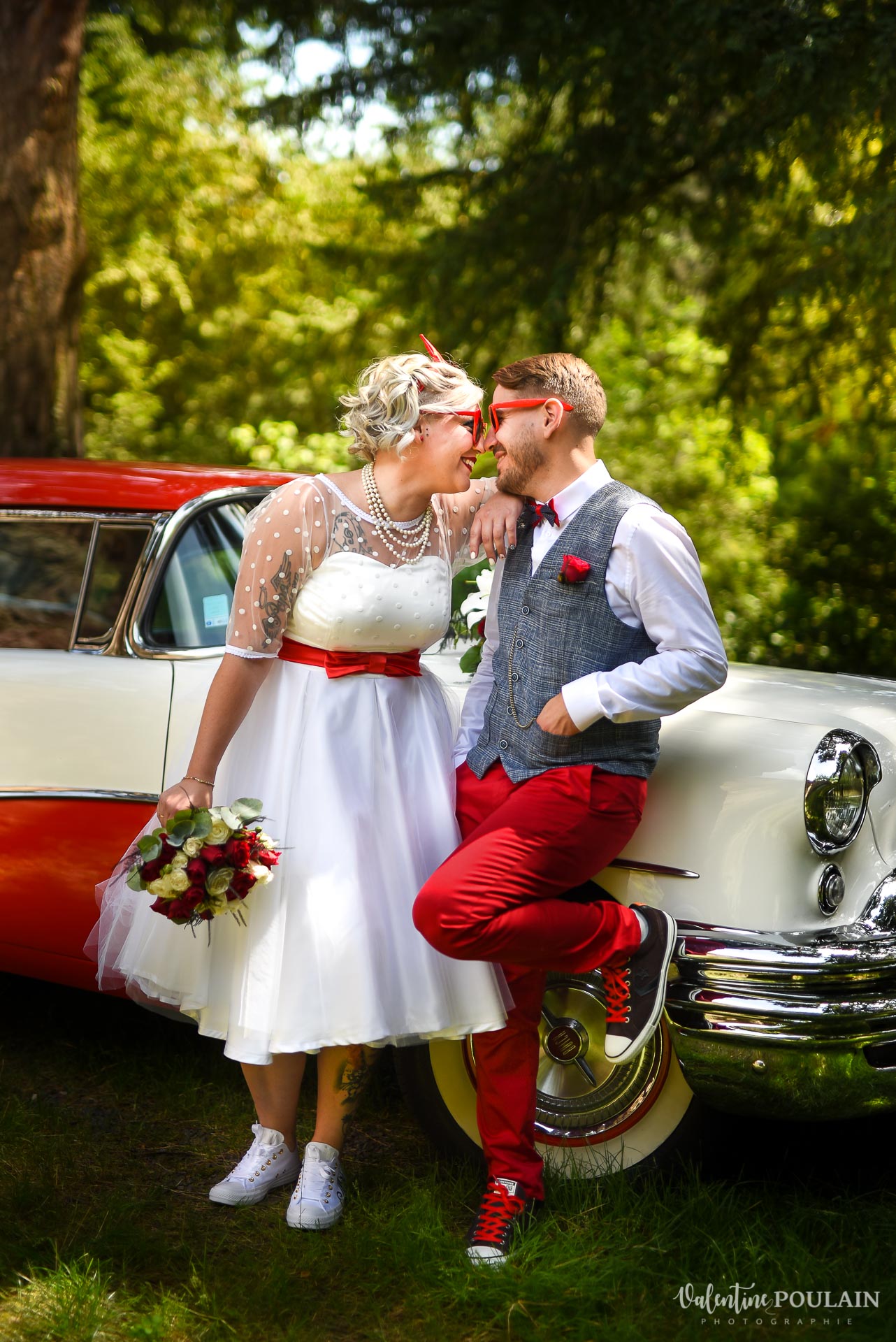 Mariage vintage rockabilly - Valentine Poulain - couple regard