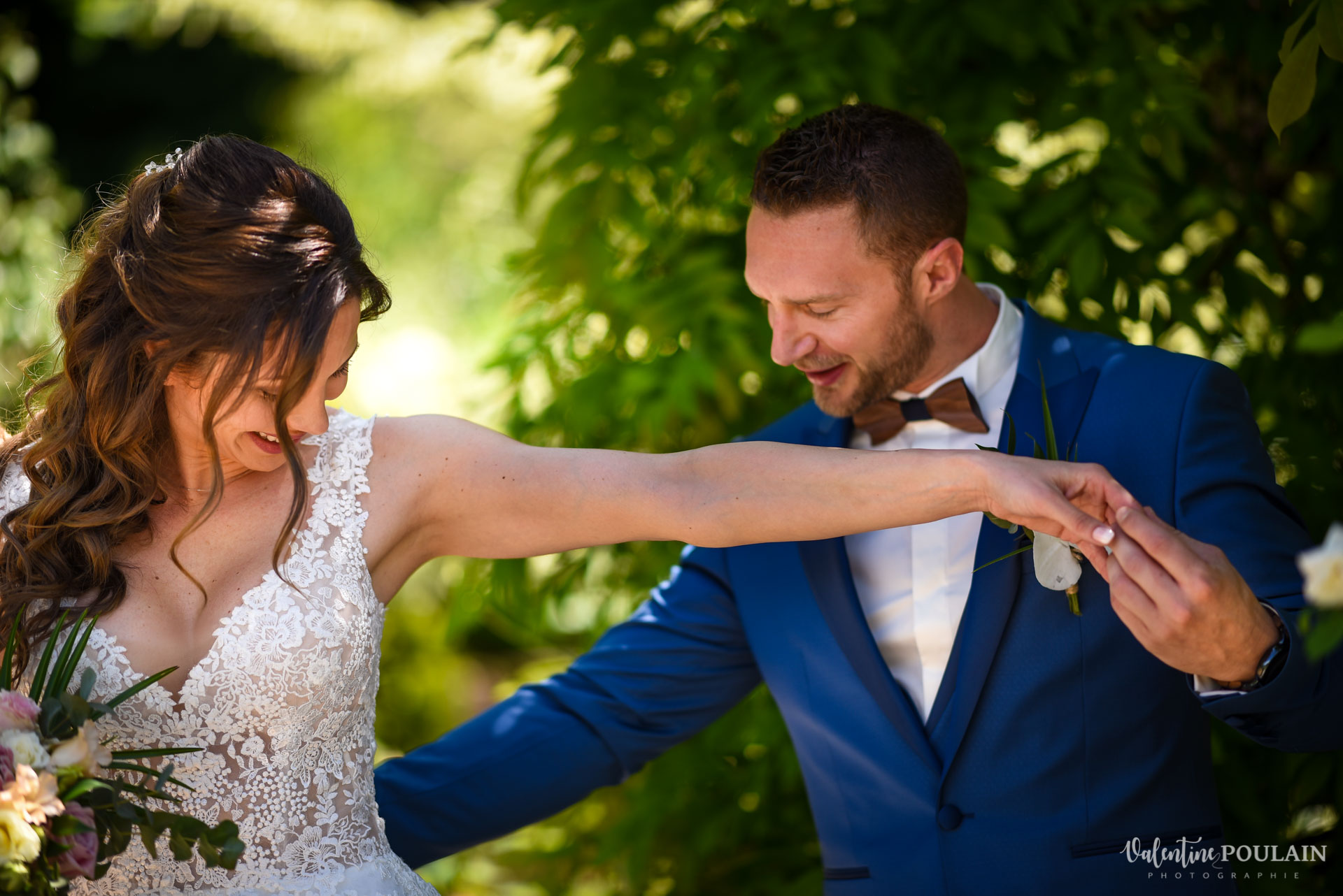 Mariage cérémonie laïque Moulin-de la Mangue - Valentine Poulain first look